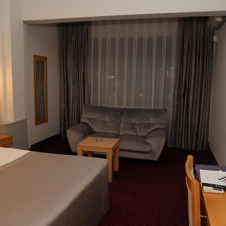 Hande Hotel Mustafakemalpaşa Zewnętrze zdjęcie