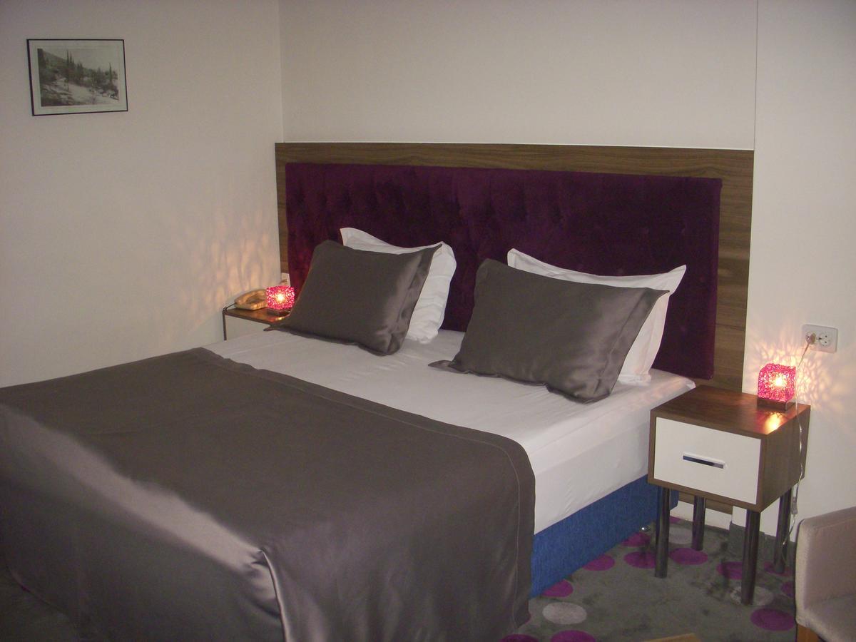 Hande Hotel Mustafakemalpaşa Zewnętrze zdjęcie
