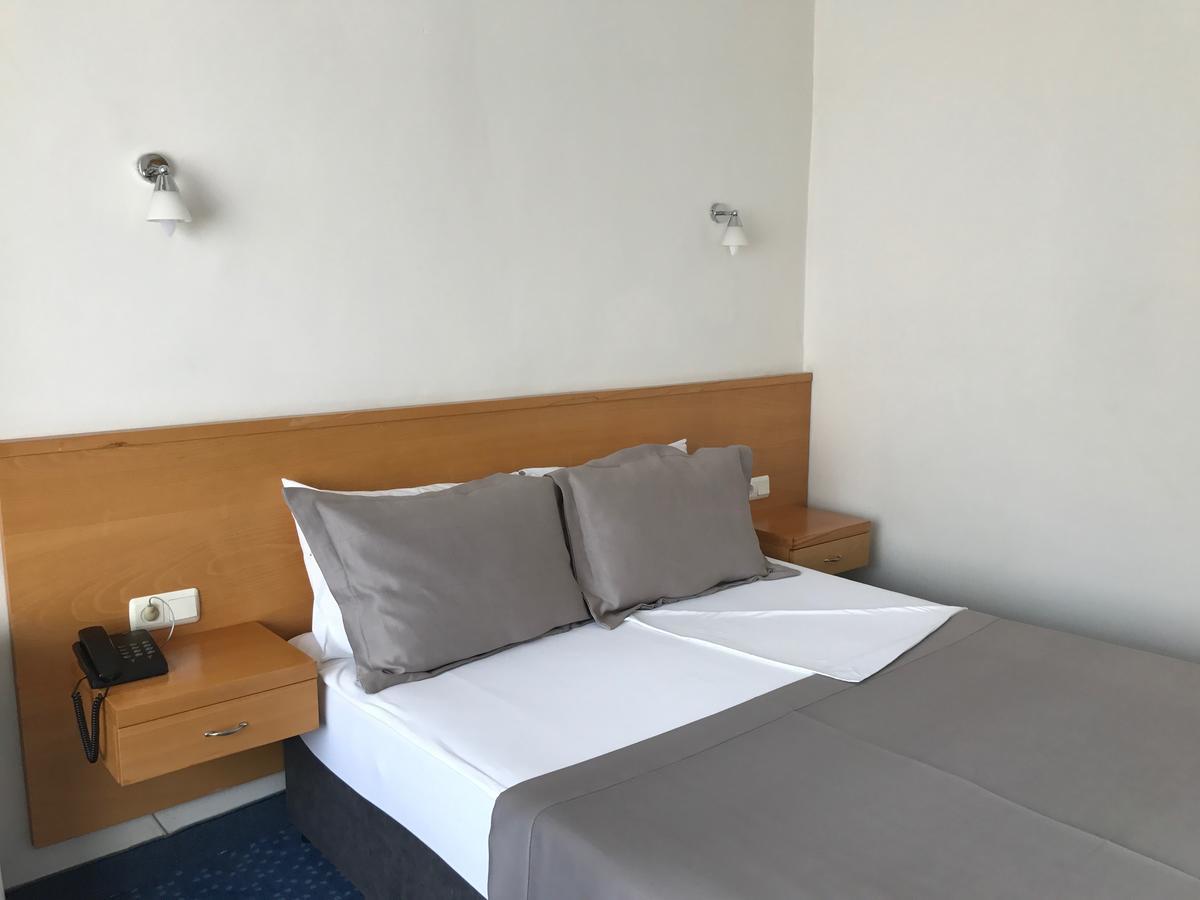 Hande Hotel Mustafakemalpaşa Zewnętrze zdjęcie