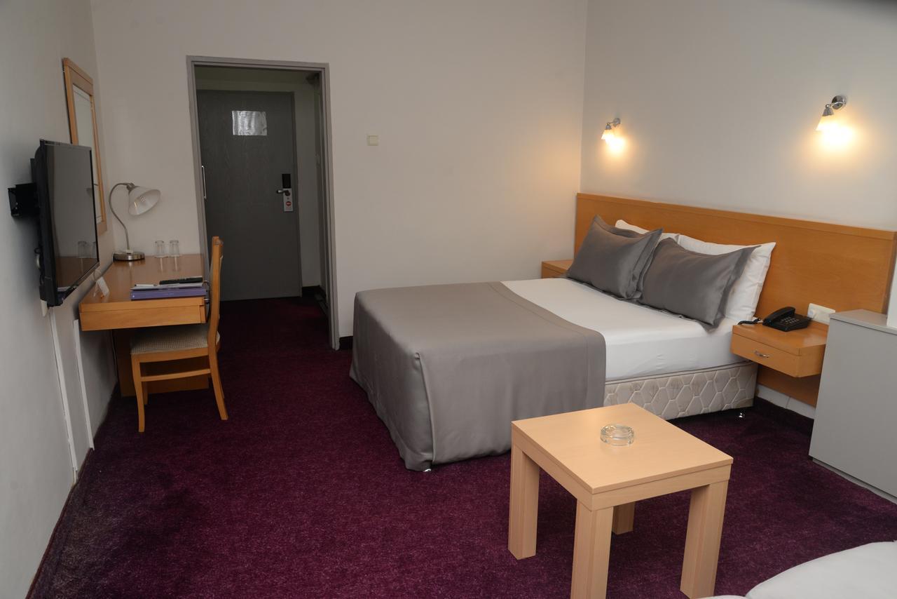 Hande Hotel Mustafakemalpaşa Zewnętrze zdjęcie